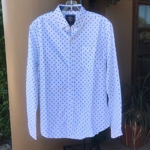 Men’s slim fit dress shirt skulls crossbones small